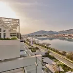 Seaside By Brown * Traù