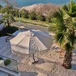 Villa Seaside By Brown