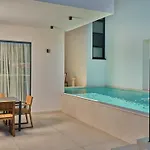 Seaside By Brown Traù