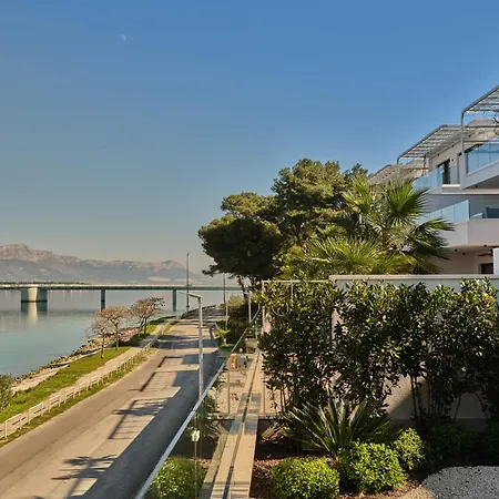 Seaside By Brown Villa *