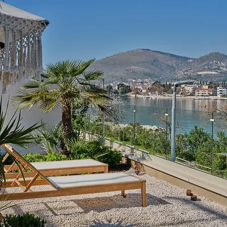 Seaside By Brown Villa Trogir