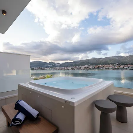 Villa Seaside By Brown *