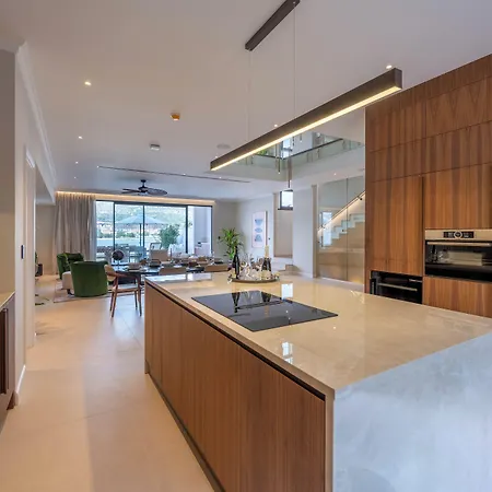 Villa Seaside By Brown *