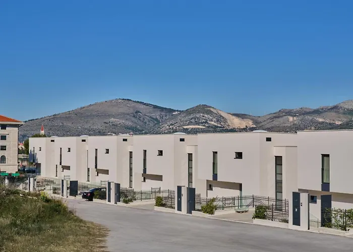 Seaside By Brown Villa