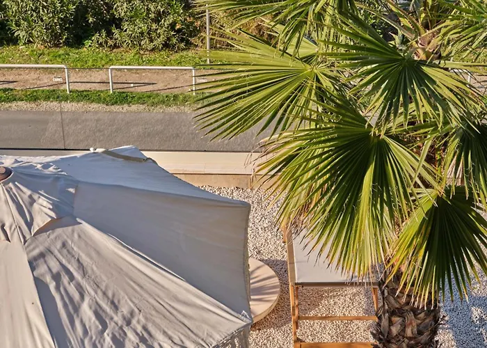 Seaside By Brown Villa