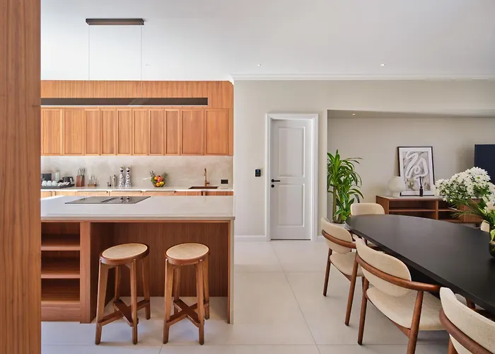 Seaside By Brown Τρογκίρ