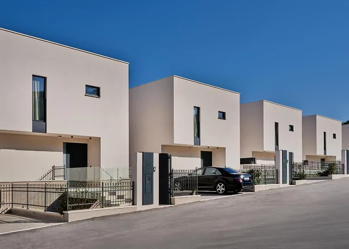 Seaside By Brown * Trogir