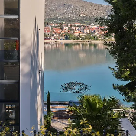 Villa Seaside By Brown