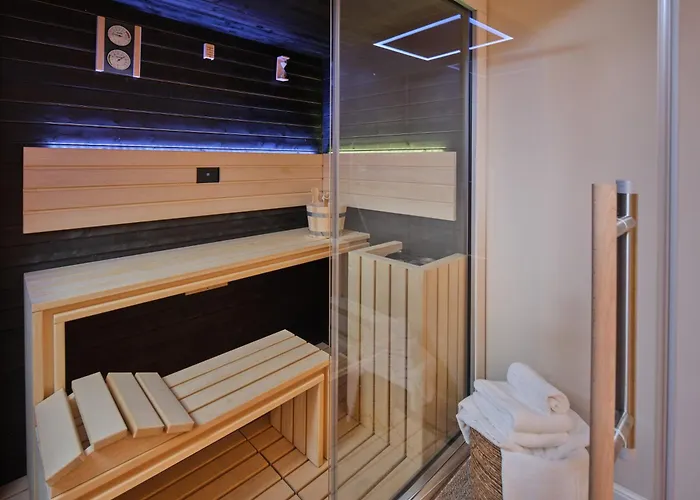 فيلة Seaside By Brown