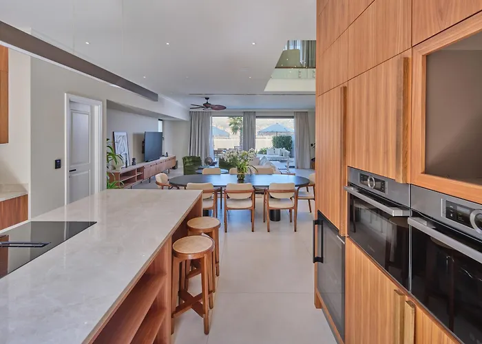 Seaside By Brown Willa *