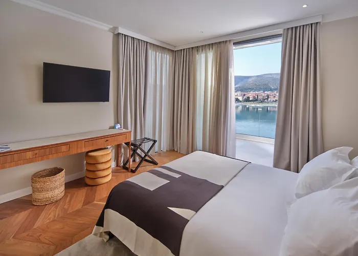 فيلة Seaside By Brown تروغير