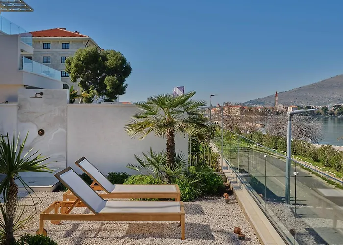 Seaside By Brown * تروغير