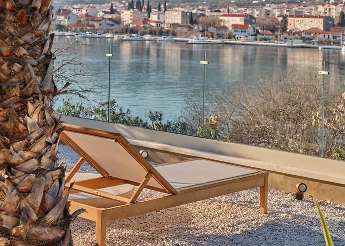 Seaside By Brown تروغير