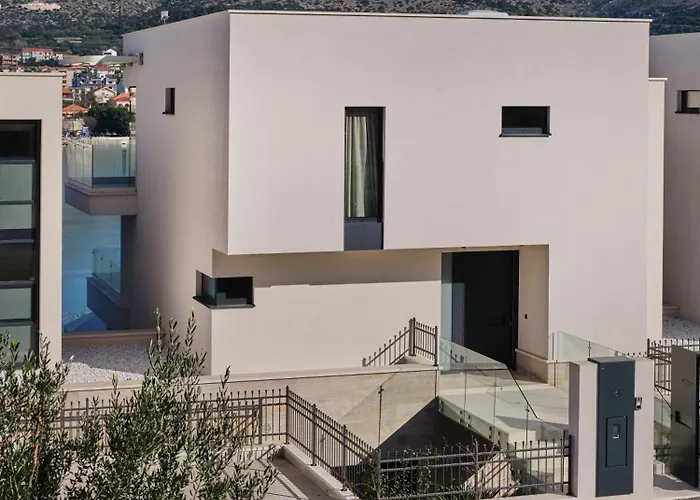 Villa Seaside By Brown *