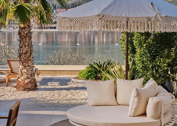 فيلة Seaside By Brown *