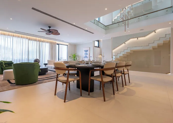 فيلة Seaside By Brown