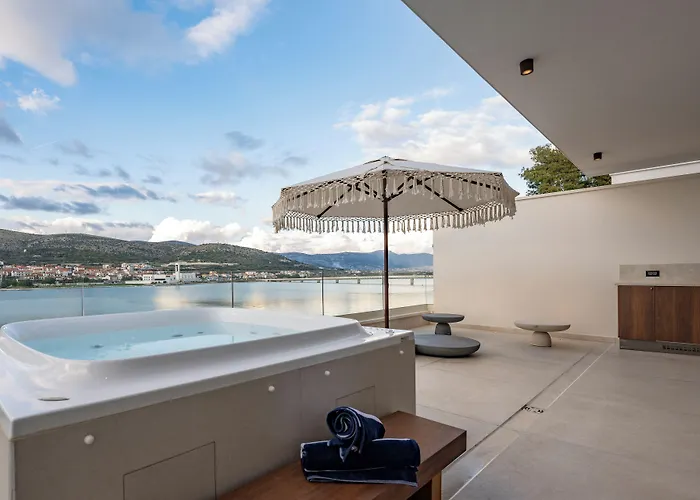 Seaside By Brown Villa